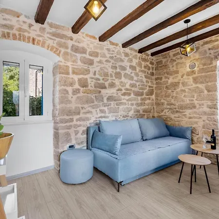 Amazing In With Outdoor Swimming Pool